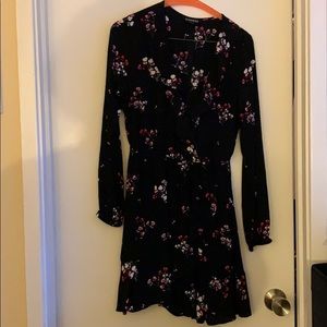Express Petite S - Black Ruffle Floral Dress